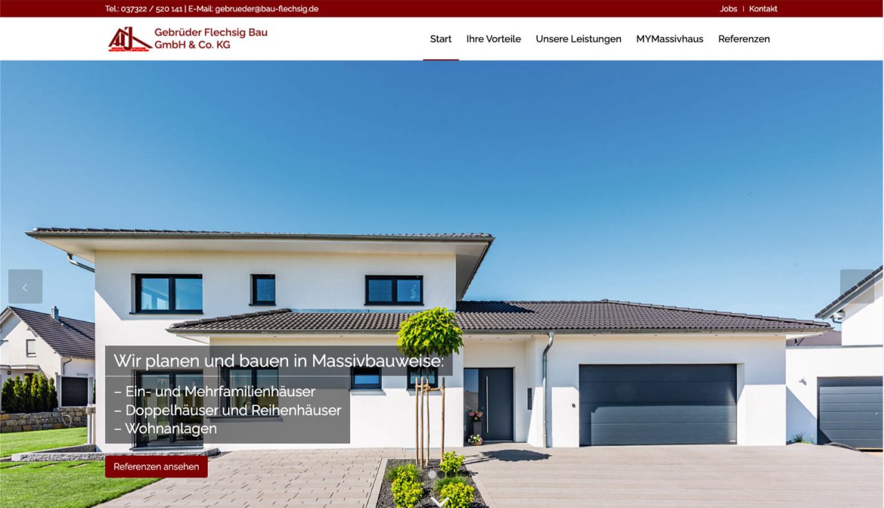 Webseite von Gebrüder Flechsig Bau GmbH & Co. KG mit der Aufschrift „Wir planen und bauen in Massivbauweise“.